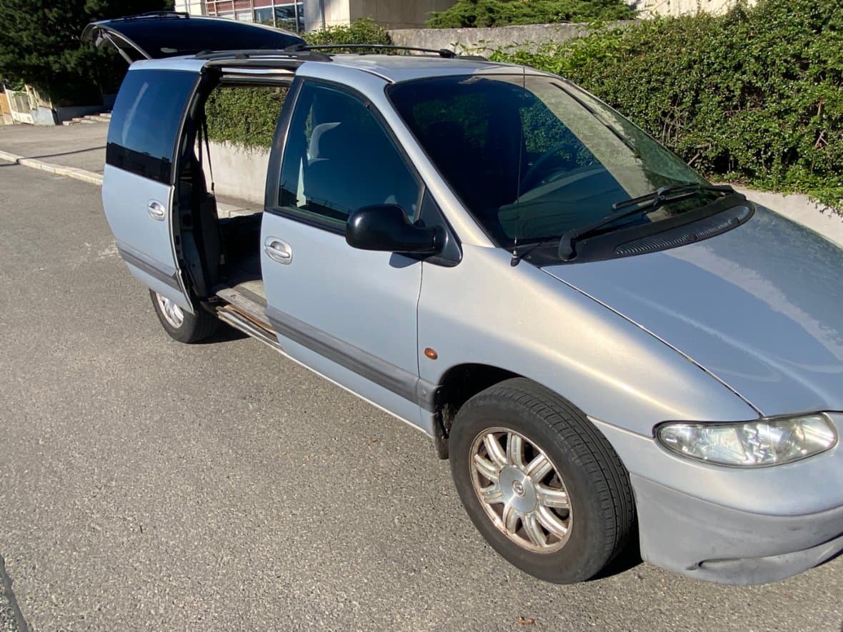 2000 Chrysler VOYAGER - 3