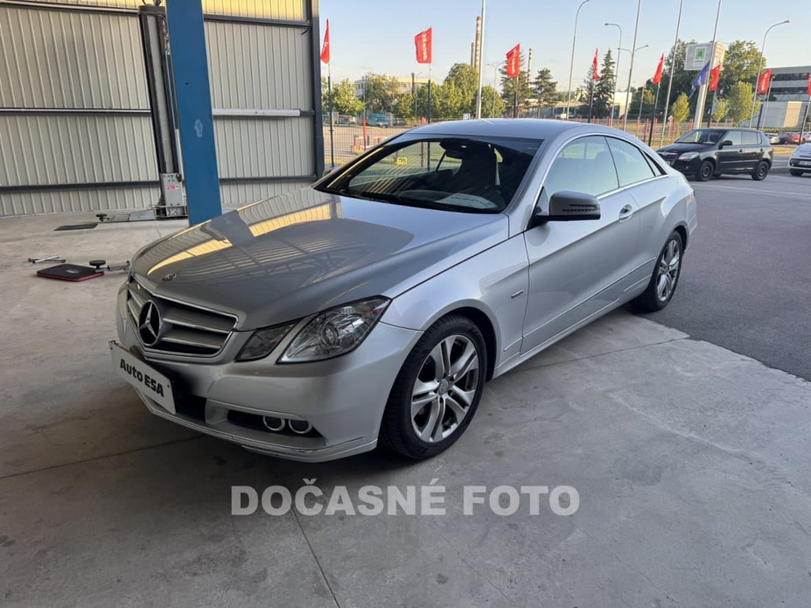 2010 Mercedes-Benz E-CLASS