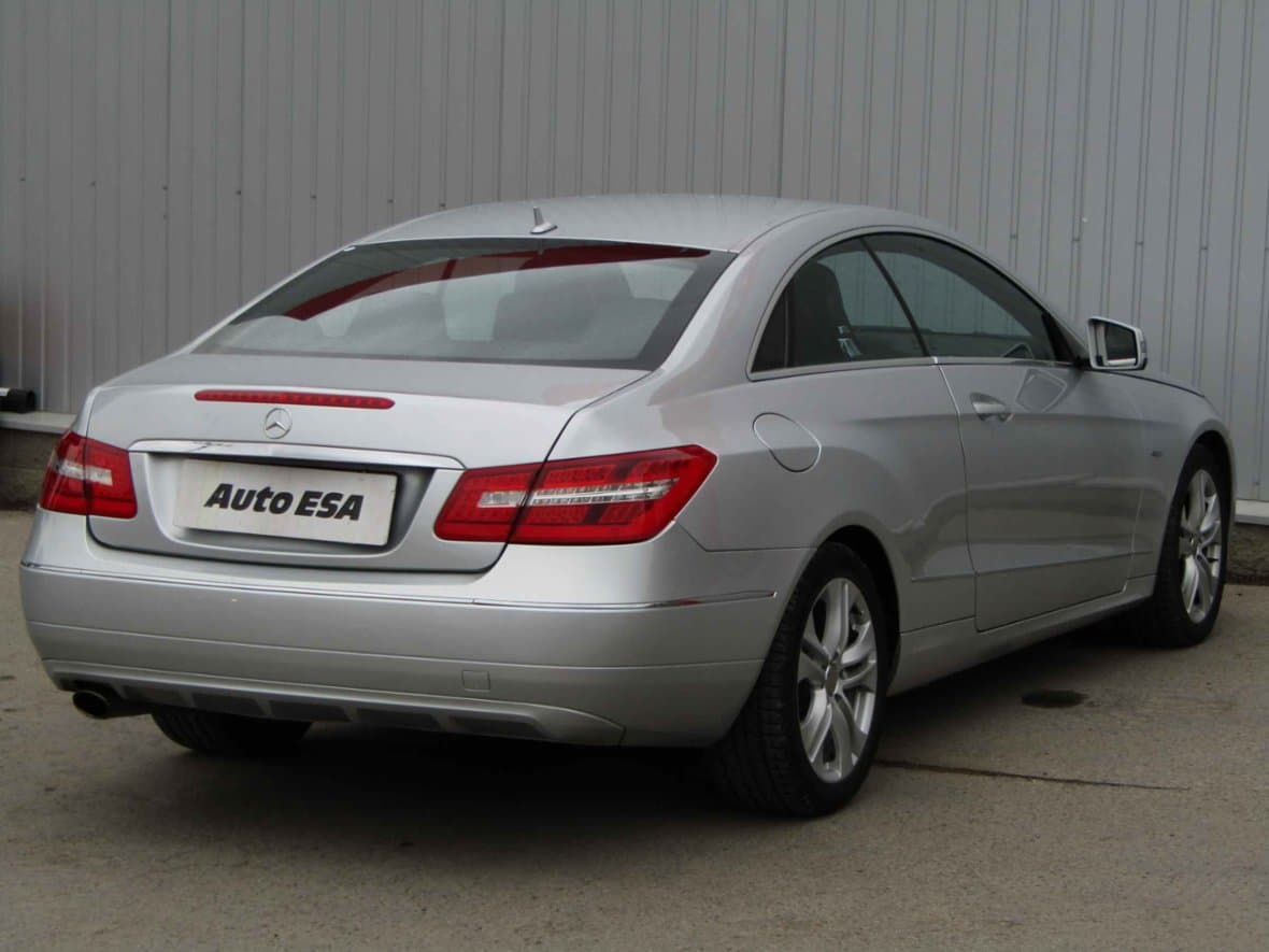 2010 Mercedes-Benz E-CLASS - 4