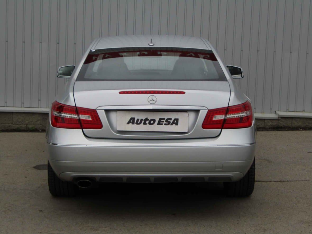 2010 Mercedes-Benz E-CLASS - 5