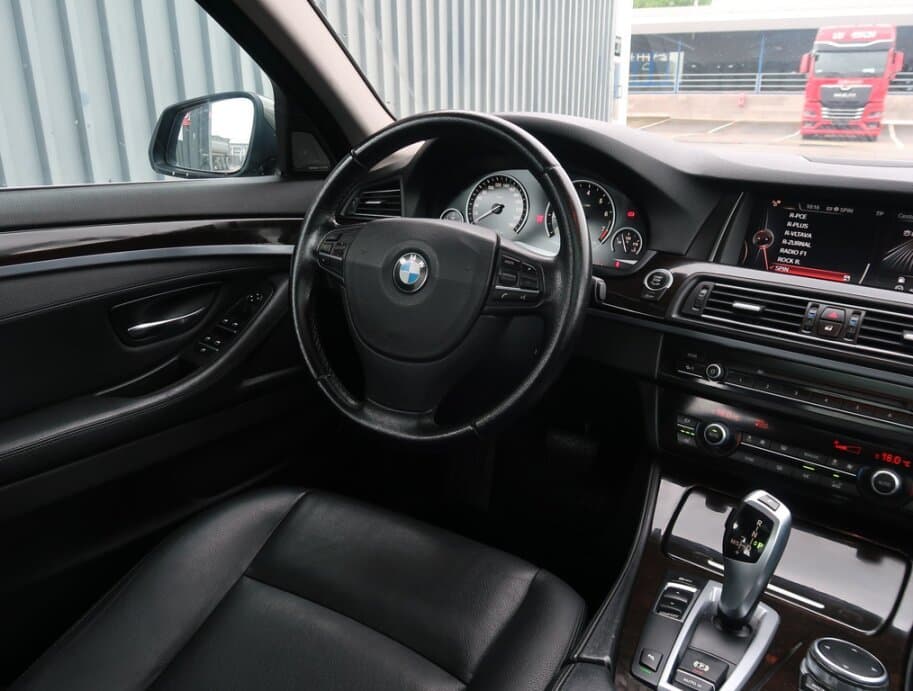 2014 BMW 5-SERIES - 9