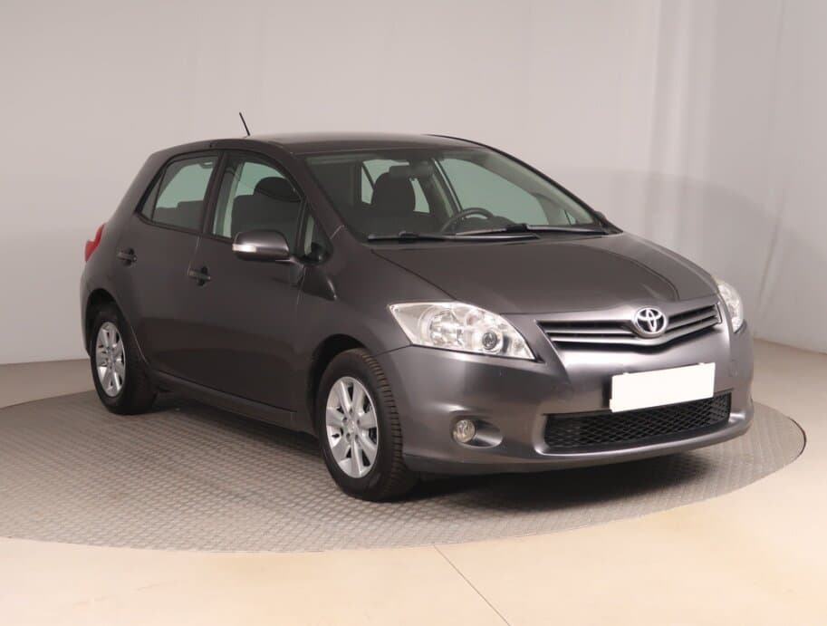 2013 Toyota AURIS