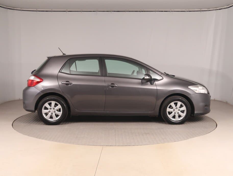 2013 Toyota AURIS - 8