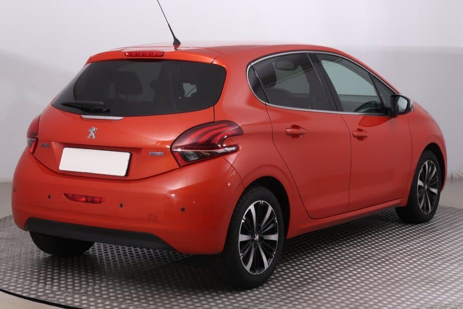2015 Peugeot 208 - 7