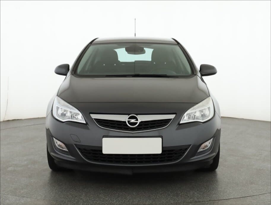 2011 Opel ASTRA - 2