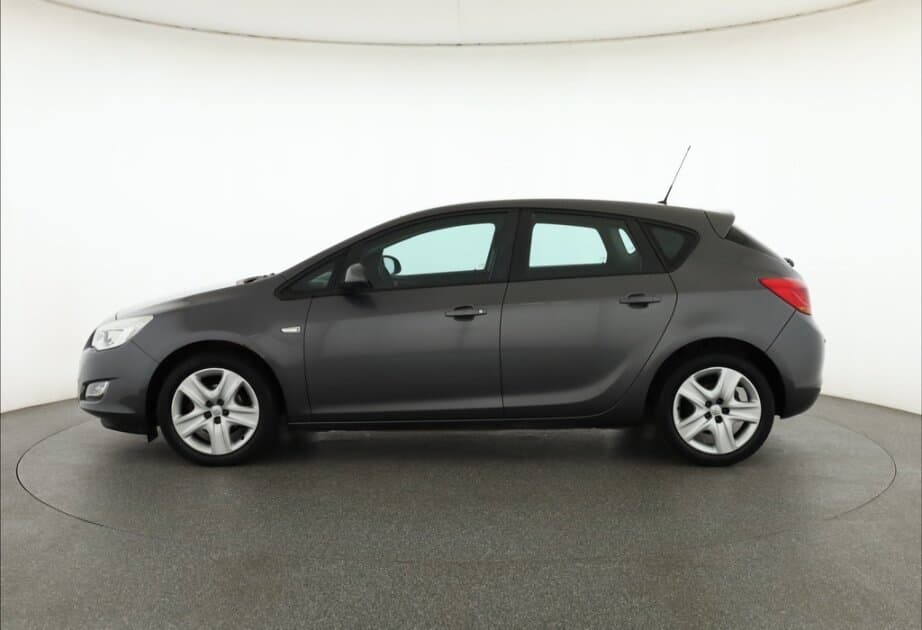 2011 Opel ASTRA - 4