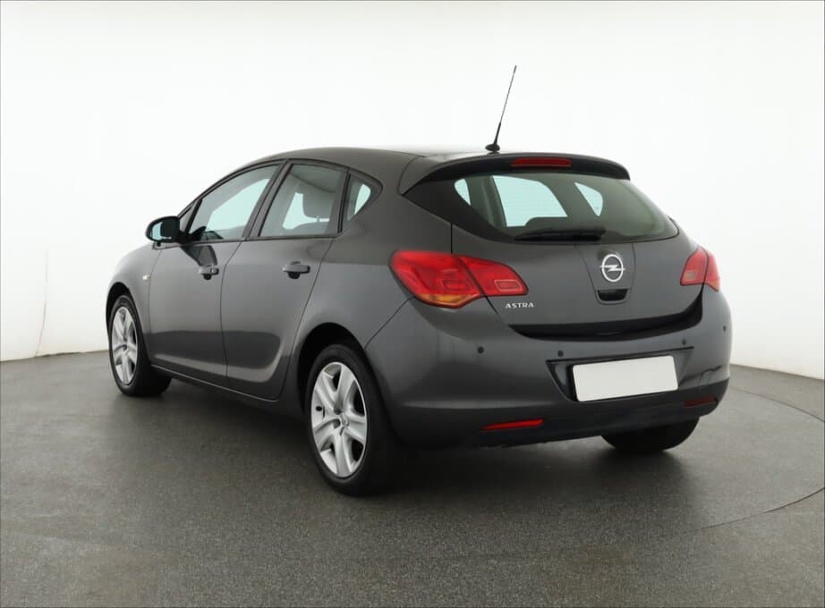2011 Opel ASTRA - 5