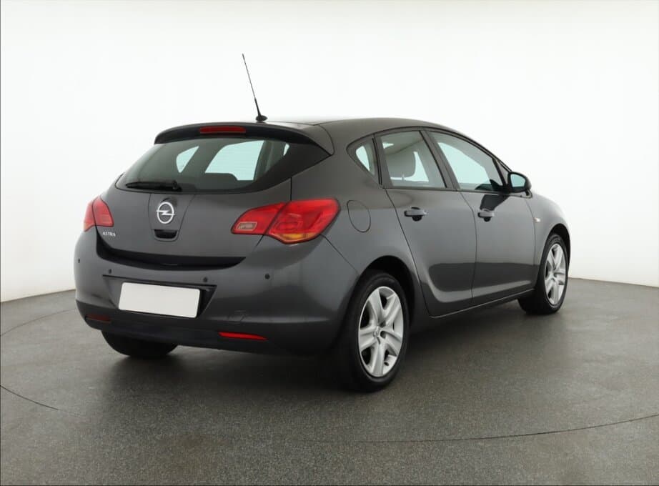 2011 Opel ASTRA - 7