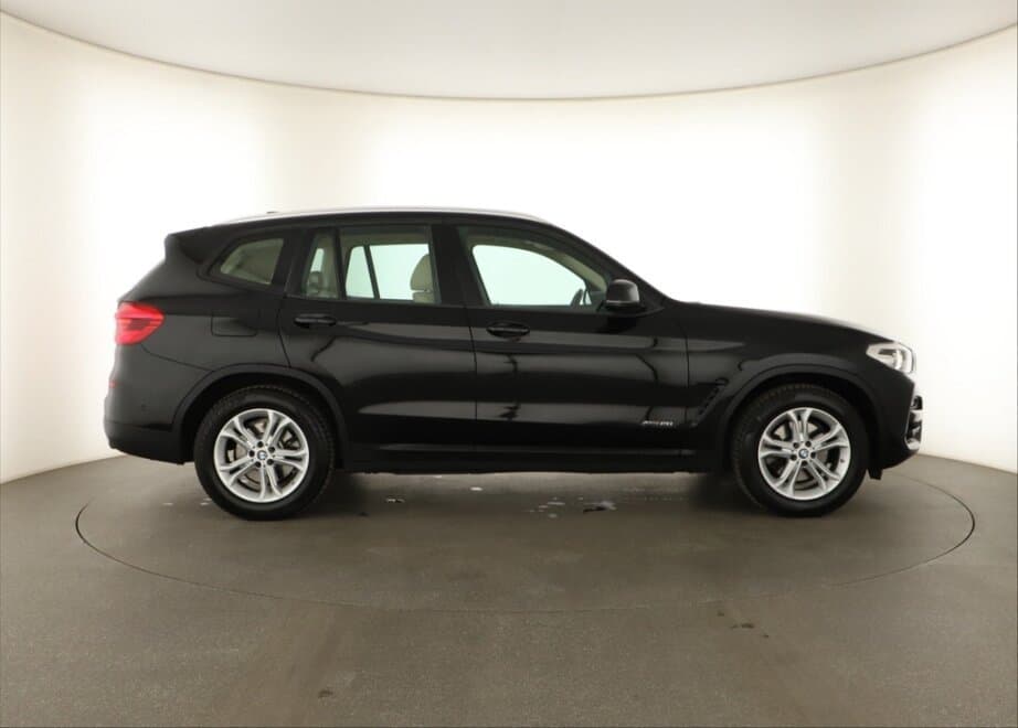 2018 BMW X3 - 8