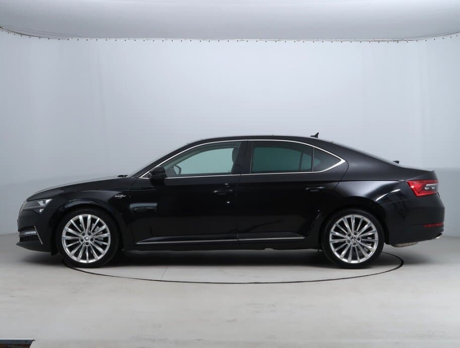 2020 Škoda SUPERB - 4