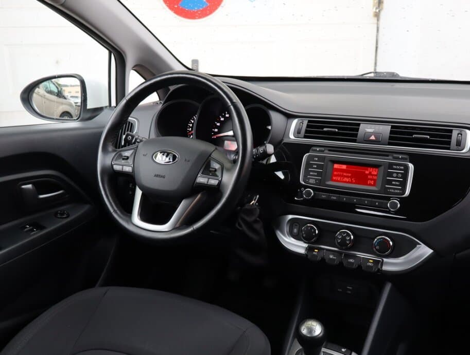 2016 Kia RIO - 9