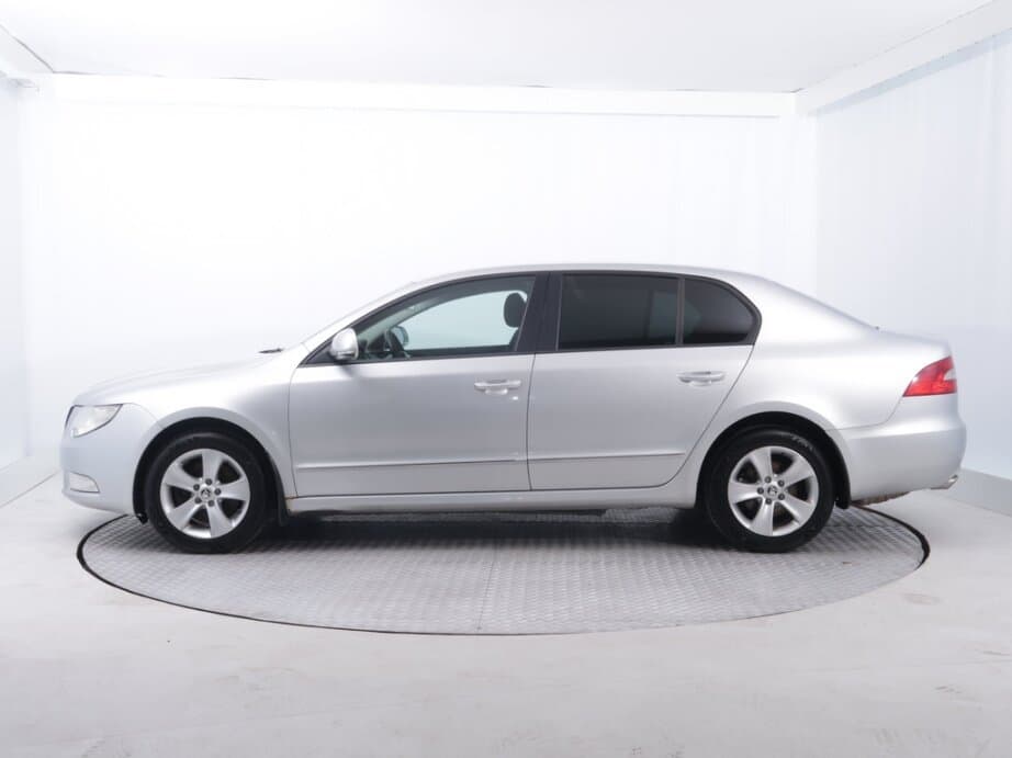 2013 Škoda SUPERB - 4