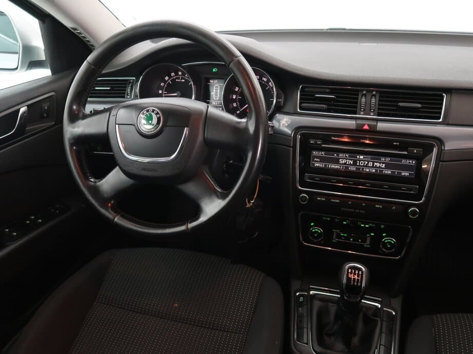 2013 Škoda SUPERB - 9