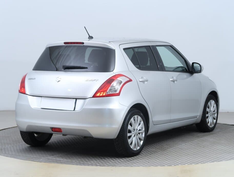 2015 Suzuki SWIFT - 7