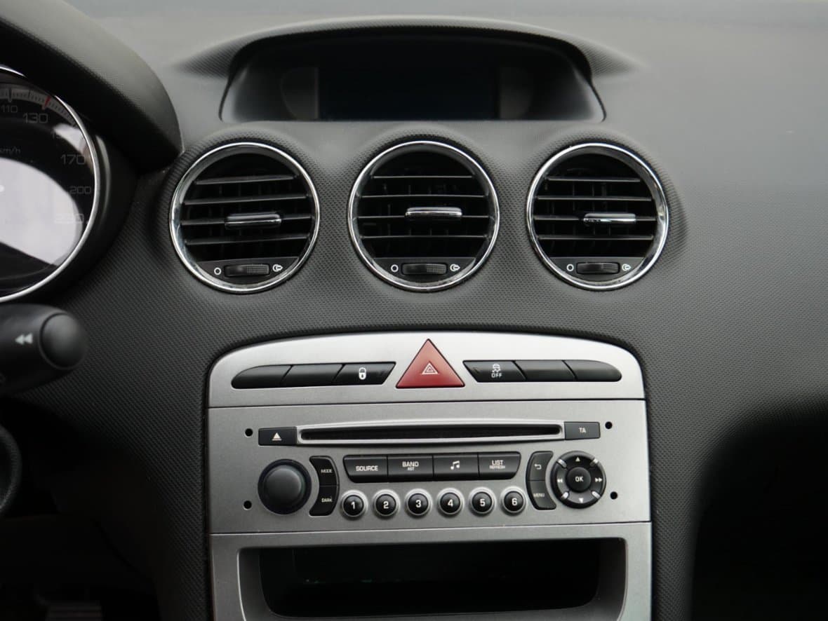 2013 Peugeot 308 - 11
