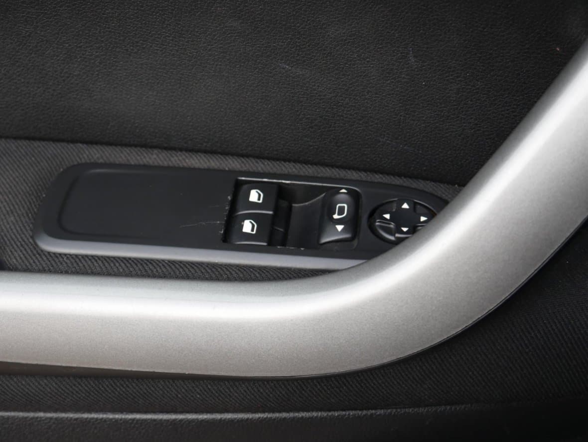 2013 Peugeot 308 - 12