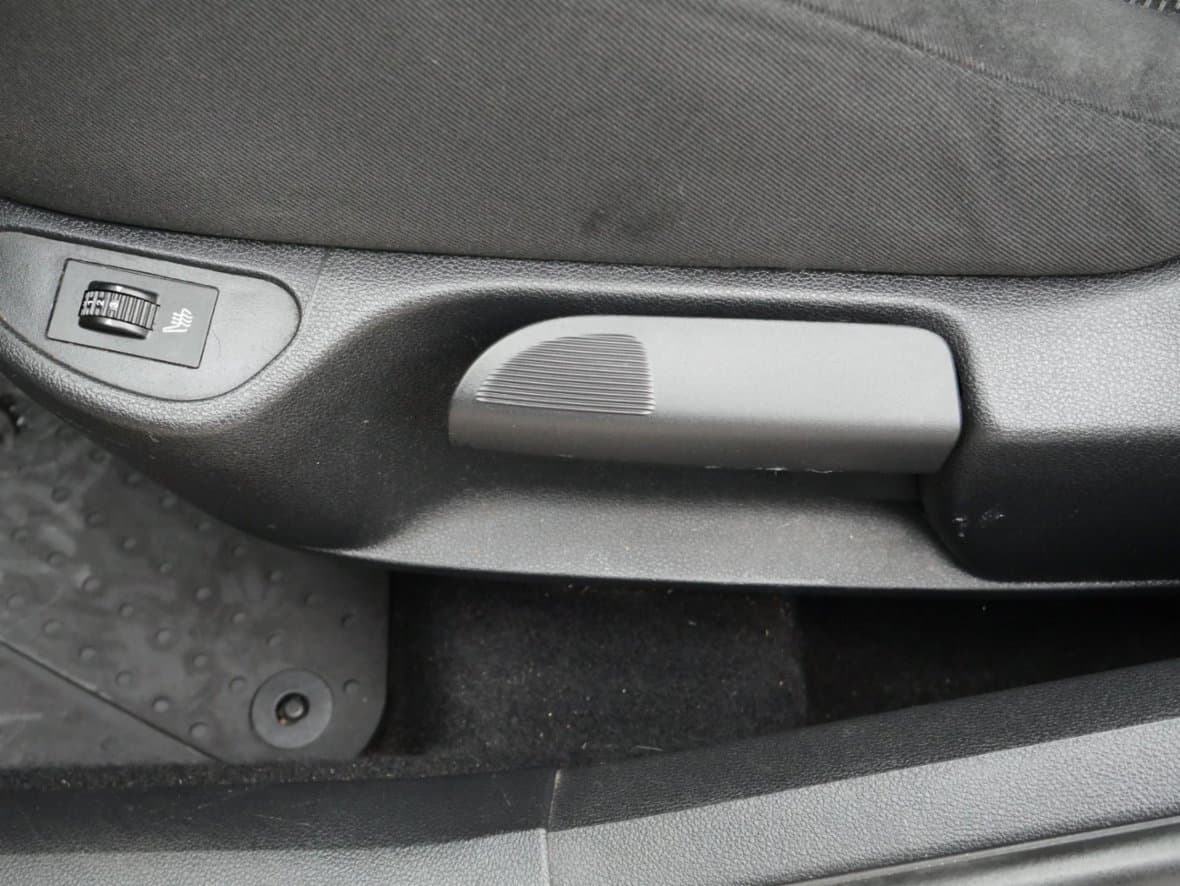 2013 Peugeot 308 - 13