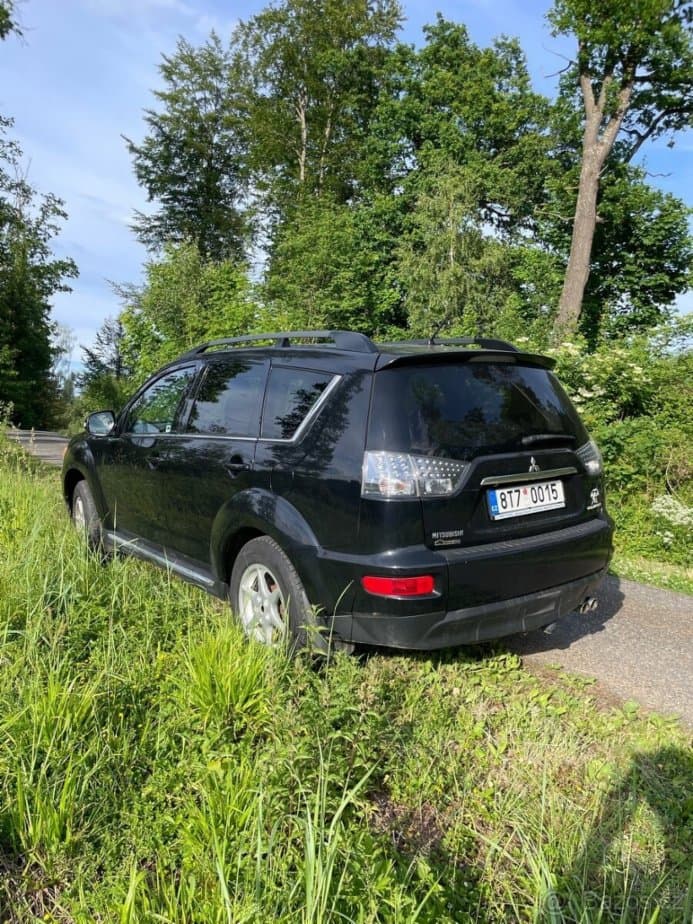 2012 Mitsubishi OUTLANDER - 4