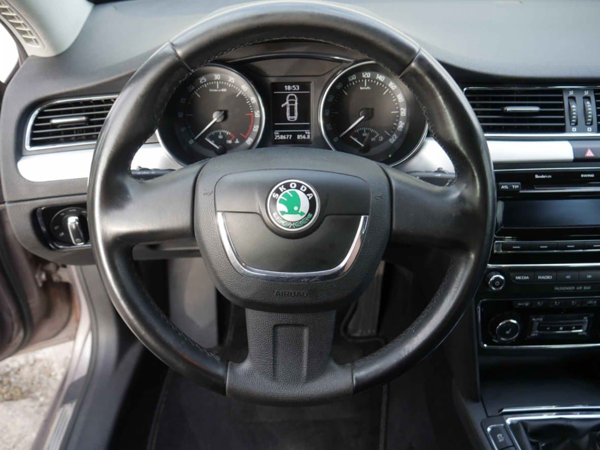 2012 Škoda SUPERB - 15