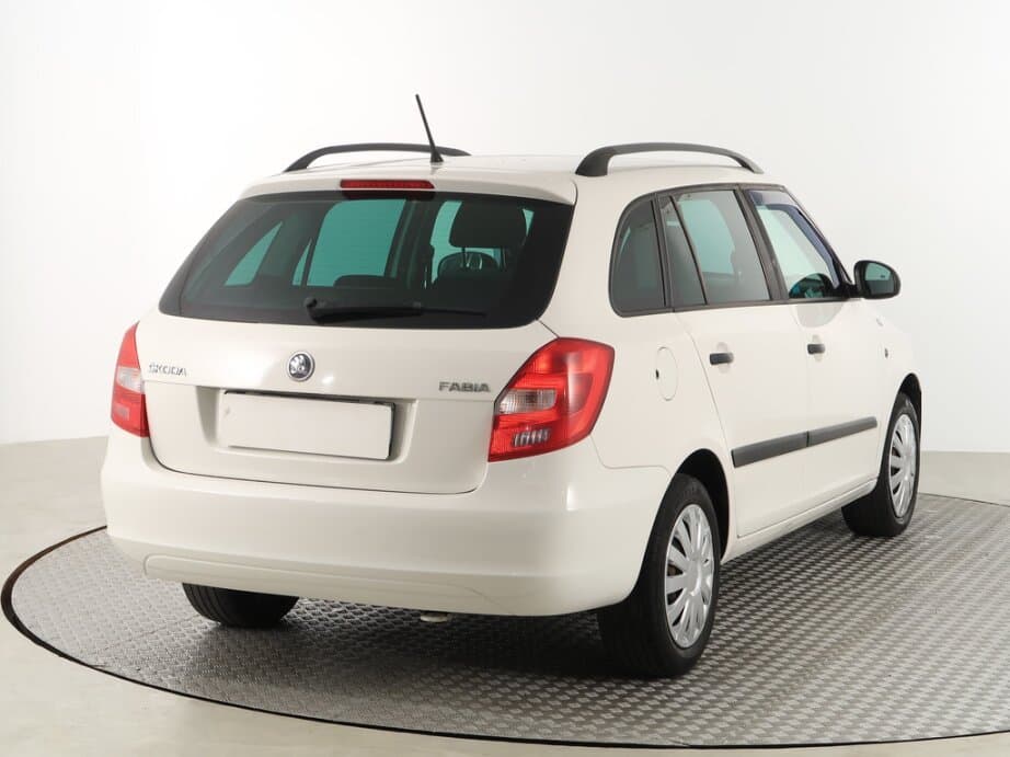 2014 Škoda FABIA - 7
