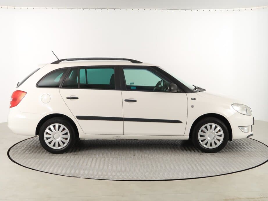 2014 Škoda FABIA - 8