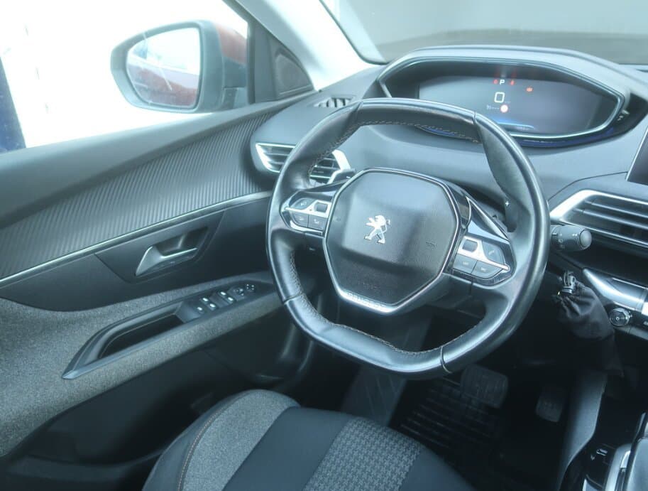 2018 Peugeot 3008 - 9
