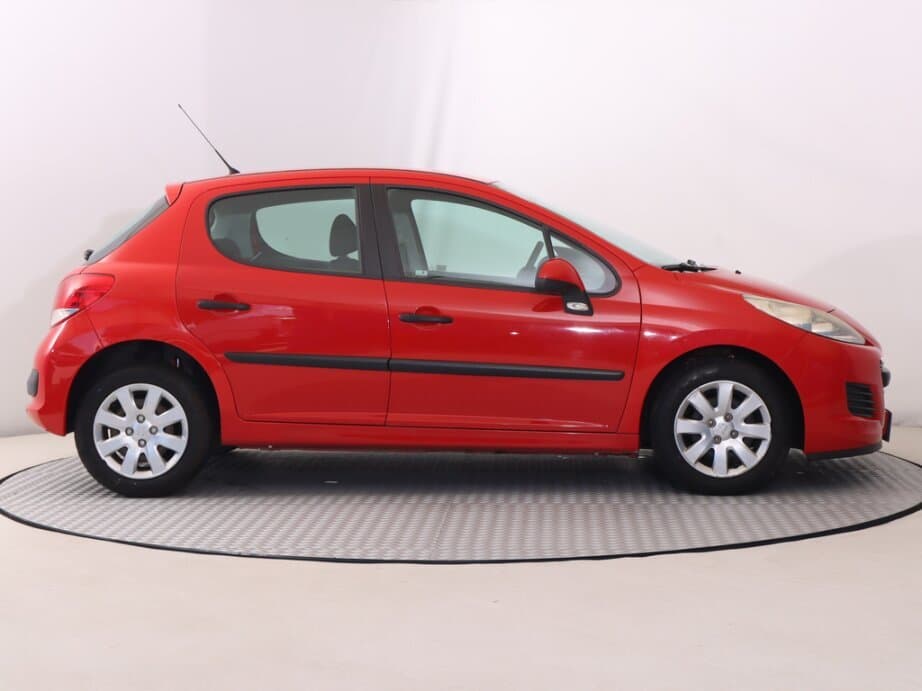 2011 Peugeot 207 - 8