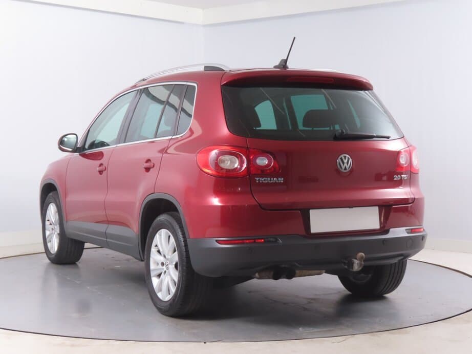 2010 Volkswagen TIGUAN - 9