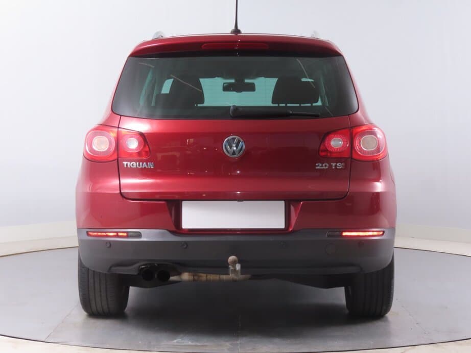 2010 Volkswagen TIGUAN - 11