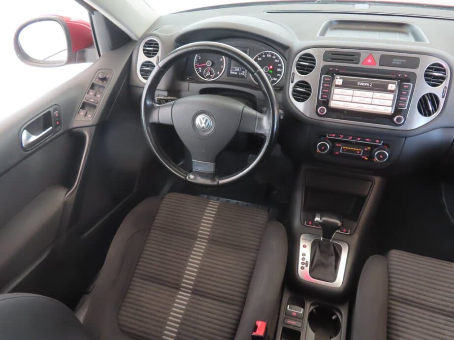 2010 Volkswagen TIGUAN - 17