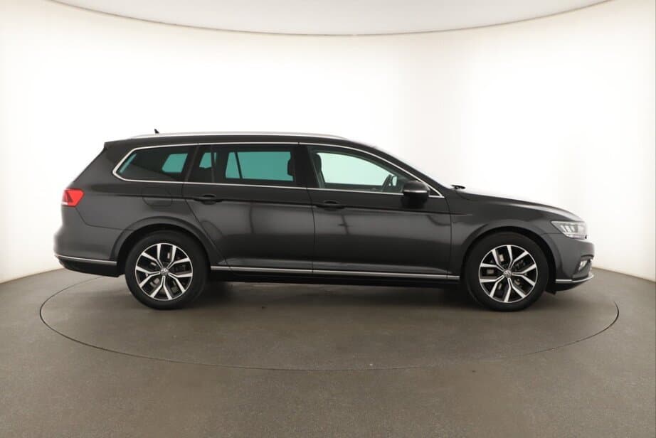2020 Volkswagen PASSAT - 8
