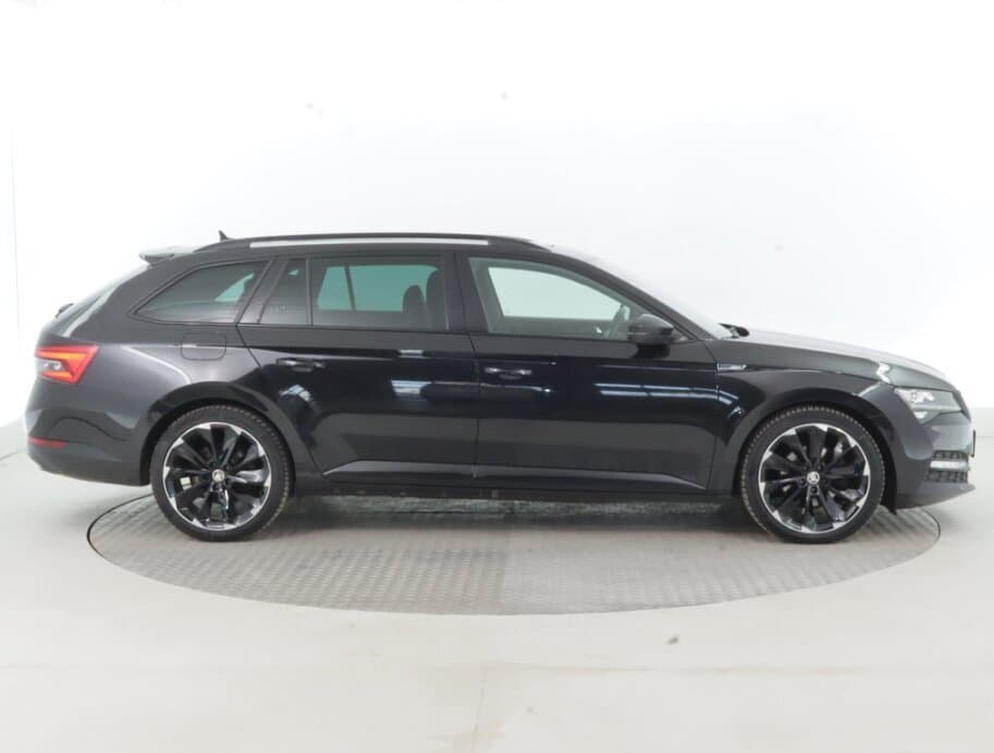 2019 Škoda SUPERB - 8
