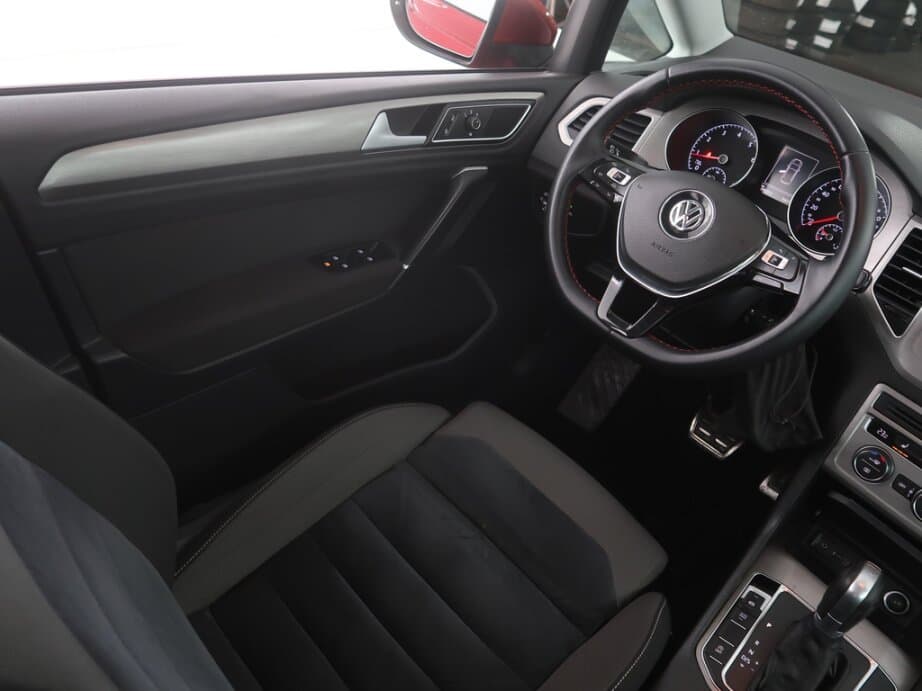 2016 Volkswagen GOLF - 9