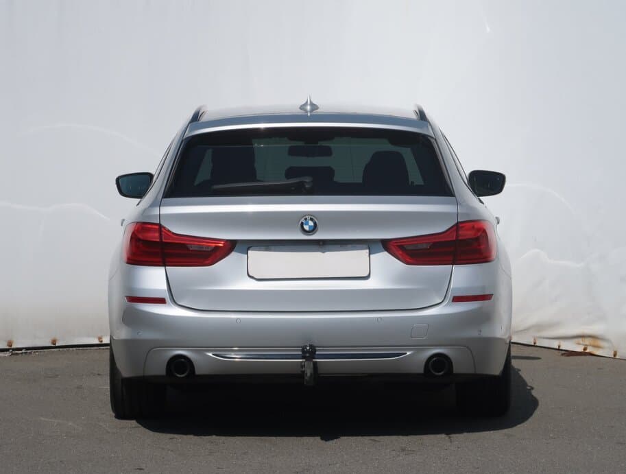 2019 BMW 5-SERIES - 6