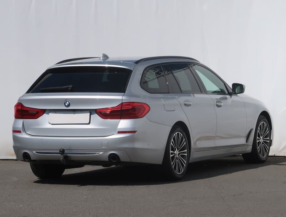2019 BMW 5-SERIES - 7
