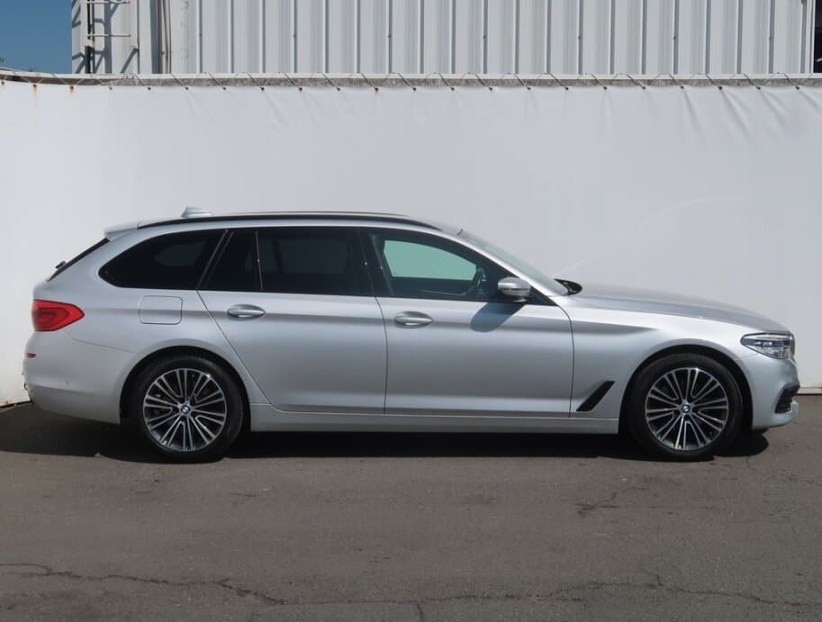 2019 BMW 5-SERIES - 8