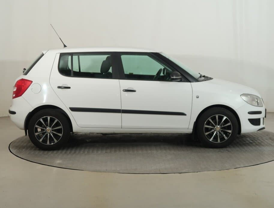 2011 Škoda FABIA - 8