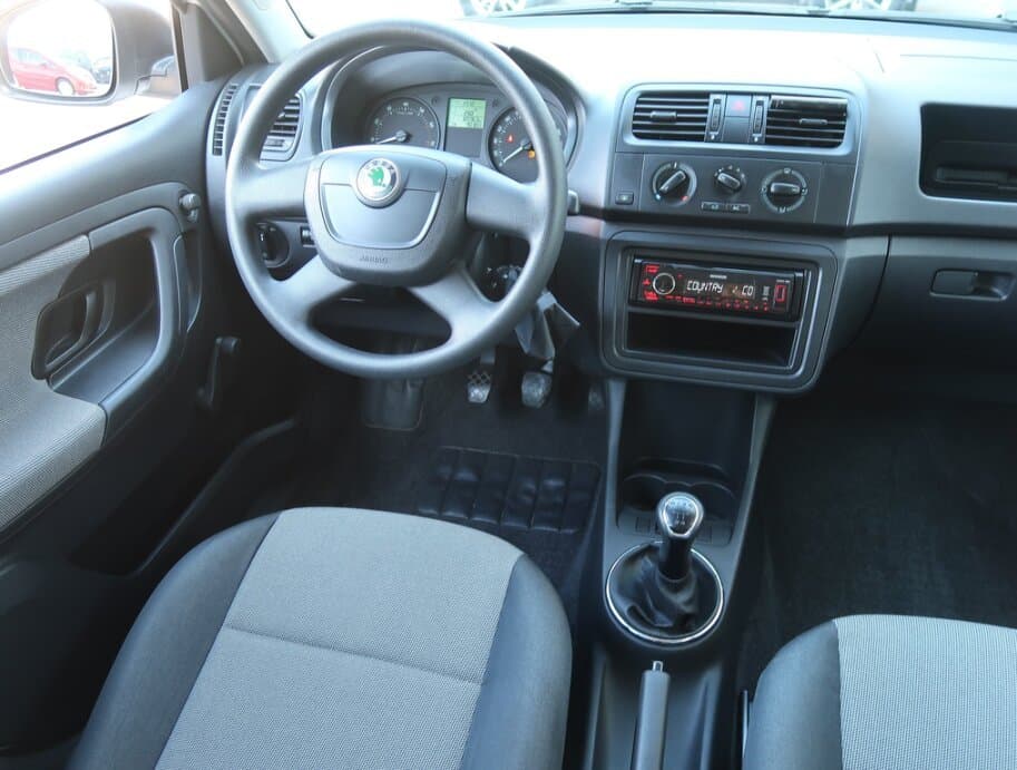 2011 Škoda FABIA - 9