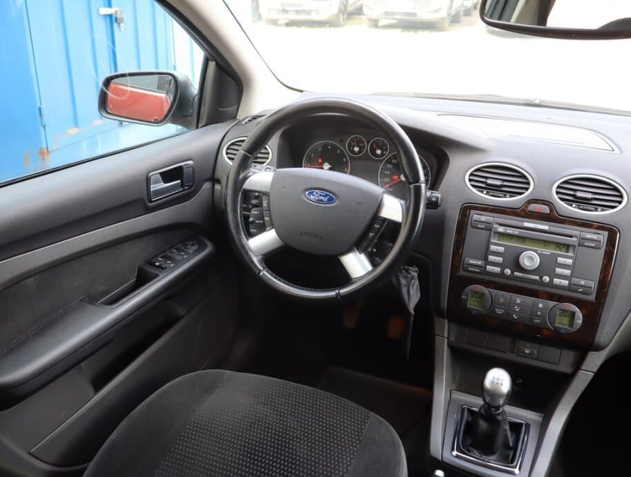 2005 Ford FOCUS - 9