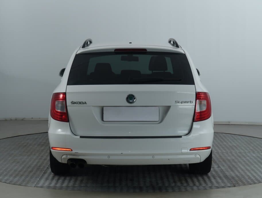 2011 Škoda SUPERB - 6