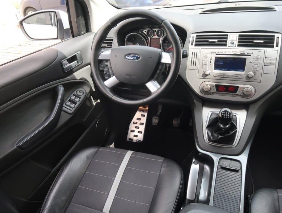 2010 Ford KUGA - 17