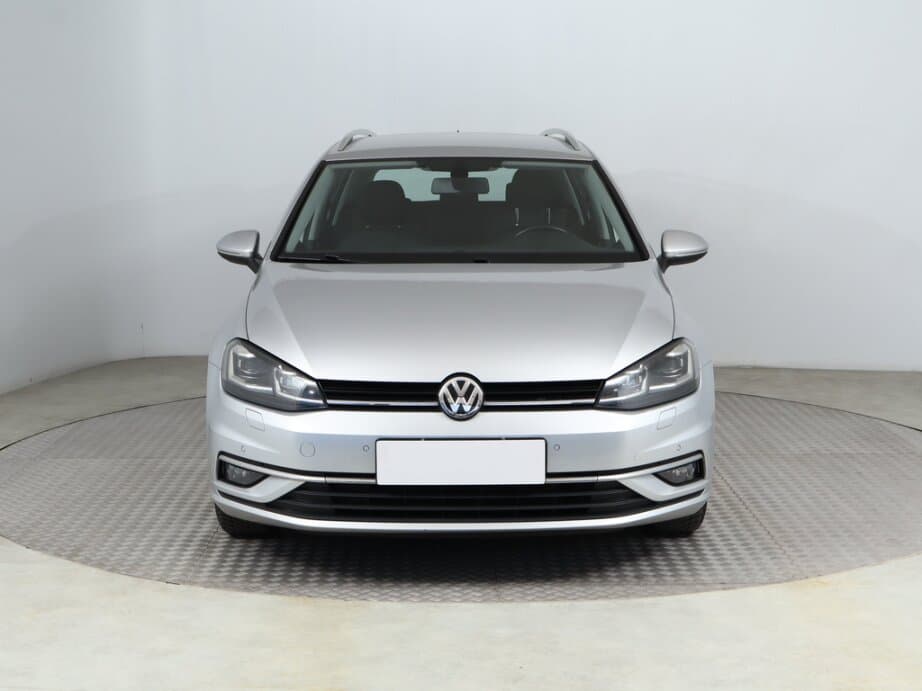 2018 Volkswagen Golf - 2