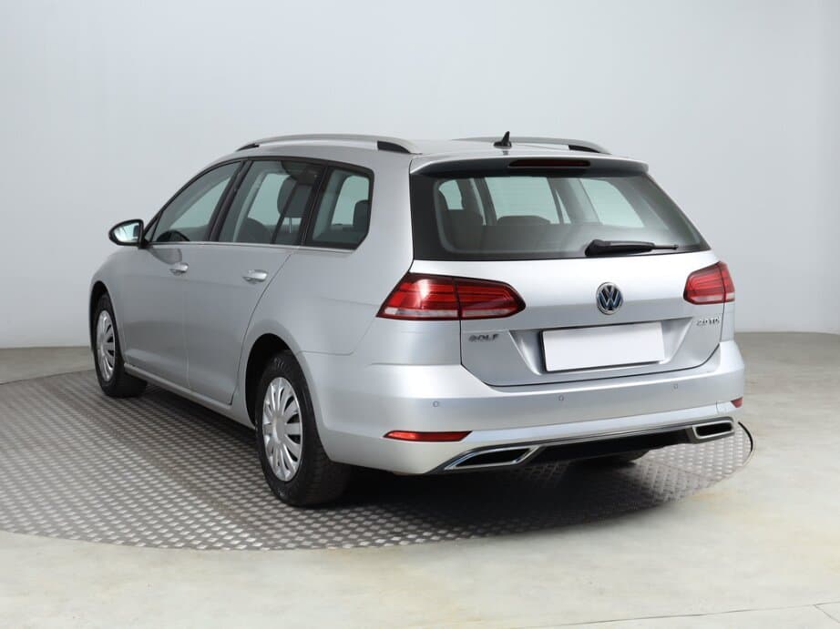 2018 Volkswagen Golf - 5