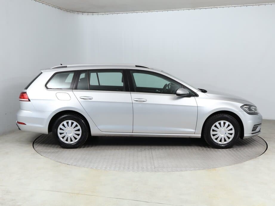 2018 Volkswagen Golf - 8