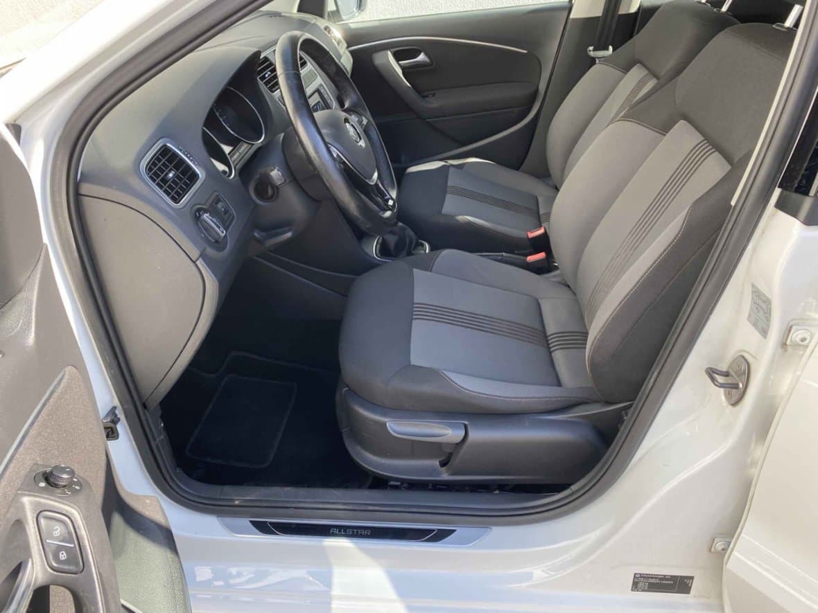 2017 Volkswagen POLO - 9