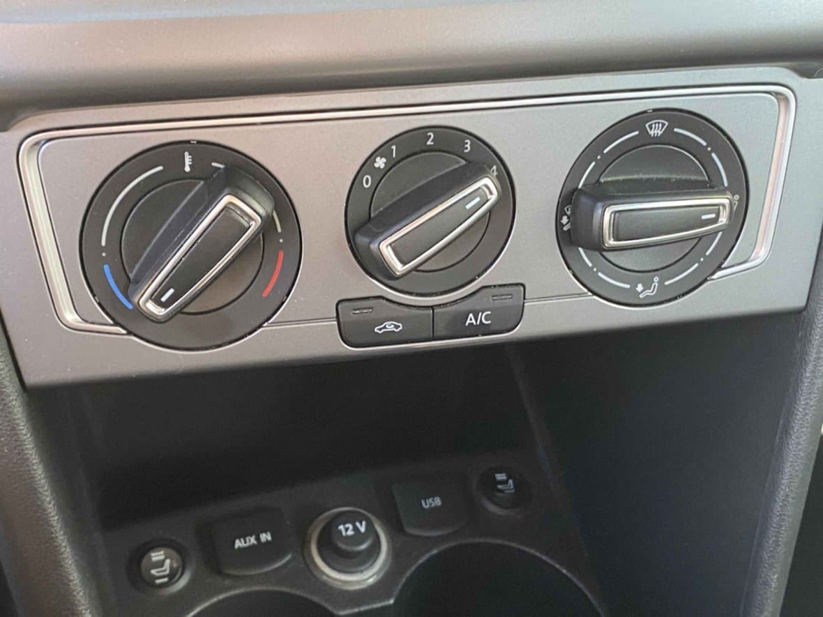 2017 Volkswagen POLO - 14