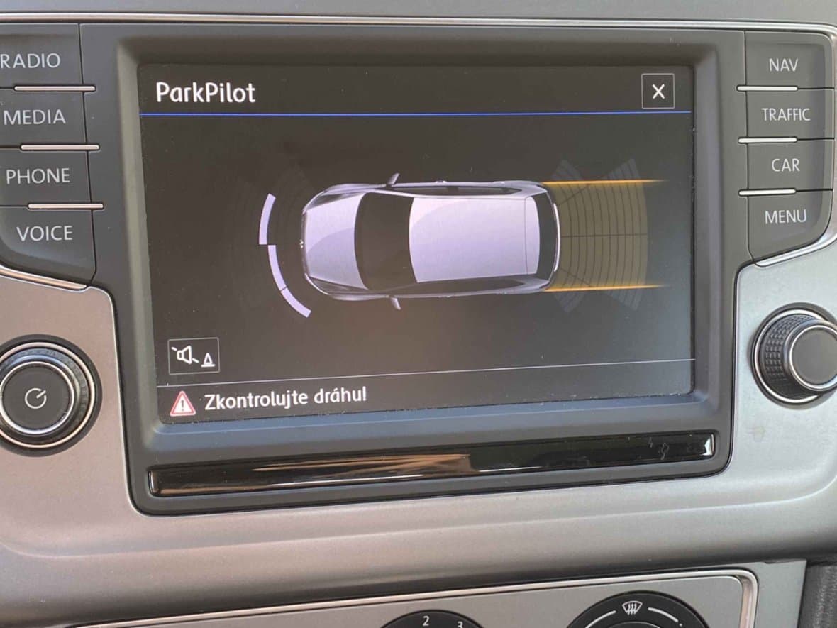 2017 Volkswagen POLO - 17