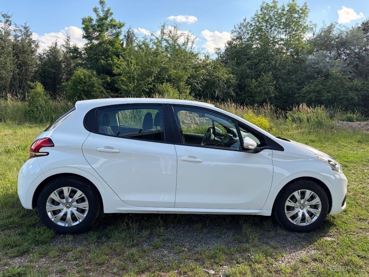 2017 Peugeot 208 - 5