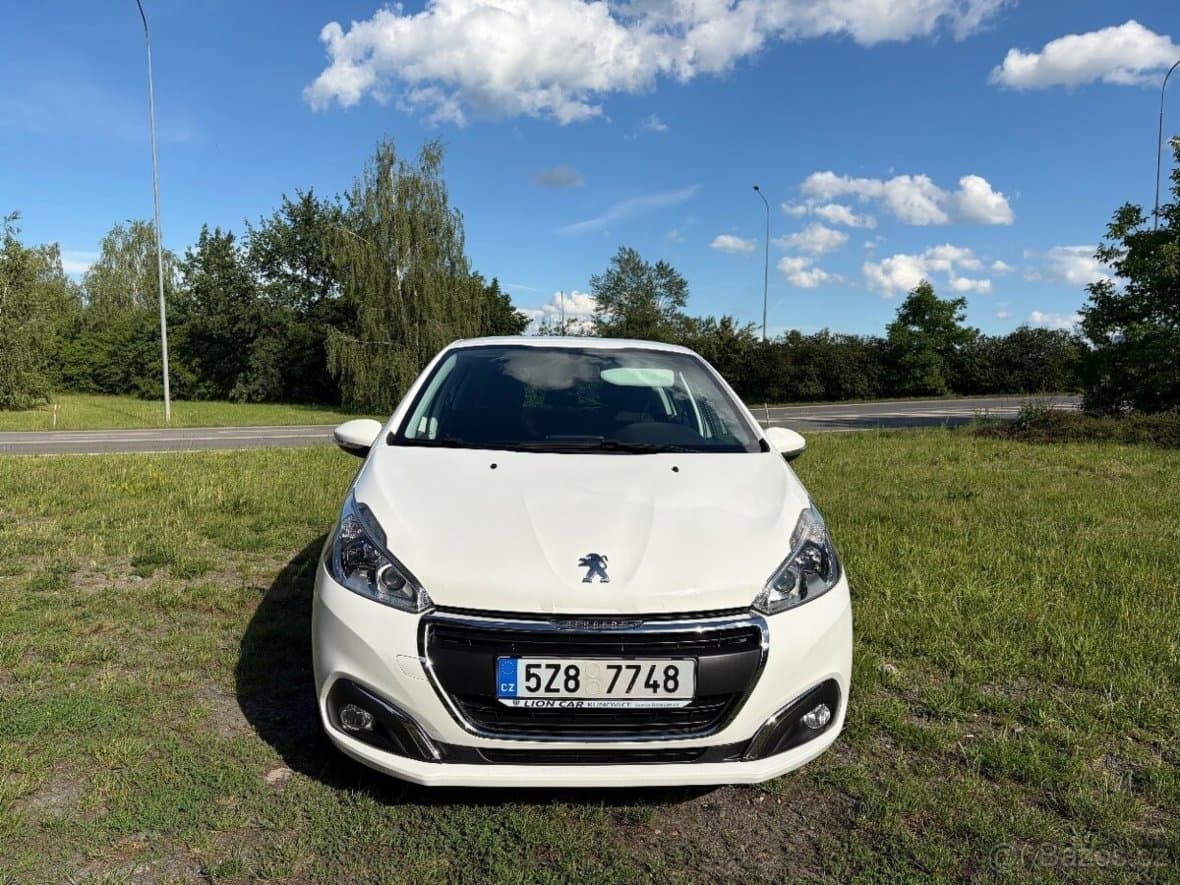 2017 Peugeot 208 - 9