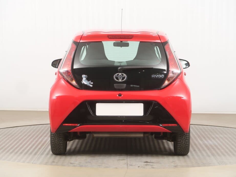 2016 Toyota AYGO - 6
